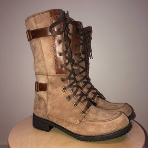 NWOT Women’s North Face Lace Up Boots